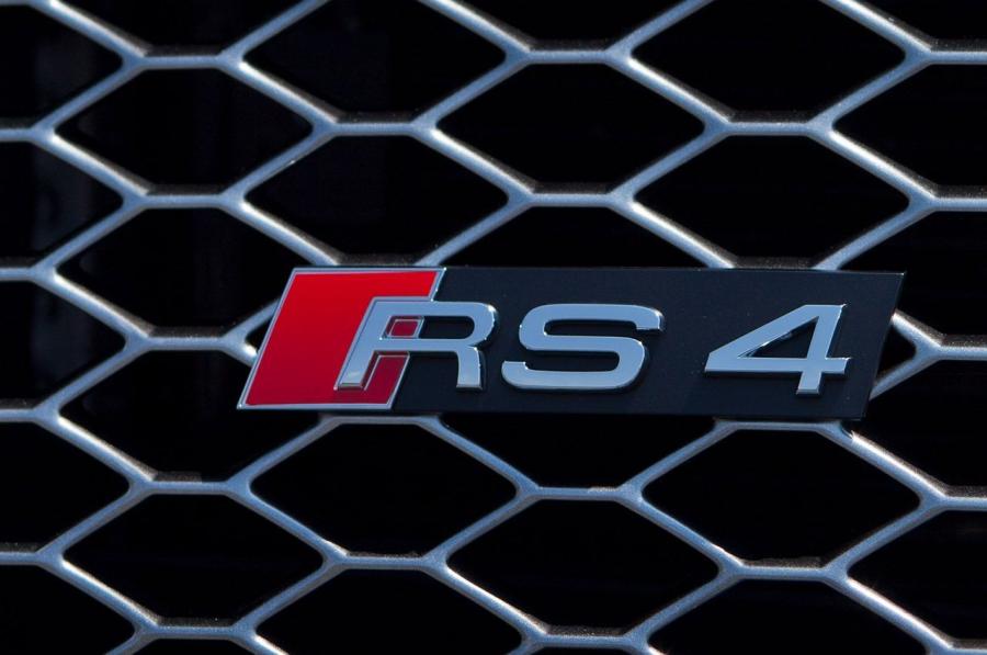 Логотип Audi RS4 Avant (B8, 8K) 2012 года  (WW) (фото 74 из 114)
